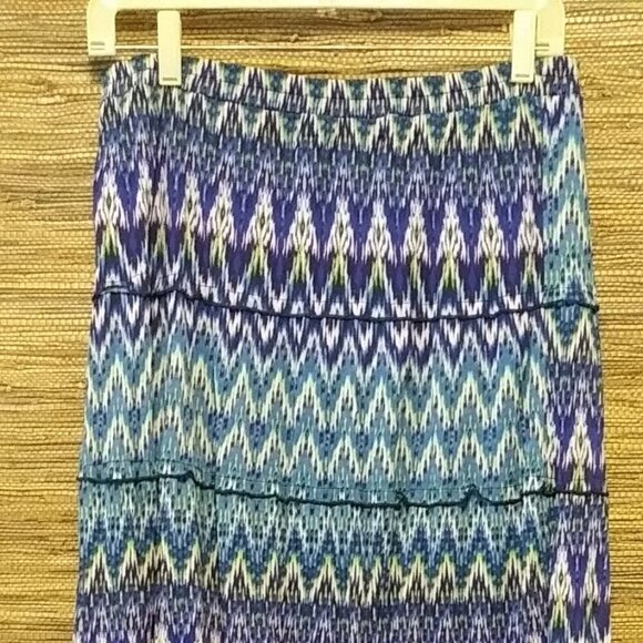 AGB Dresses & Skirts - AGB Zigzag Core Midi Skirt 👀 Size S | Full + Lined | 38.5” Flow Queen